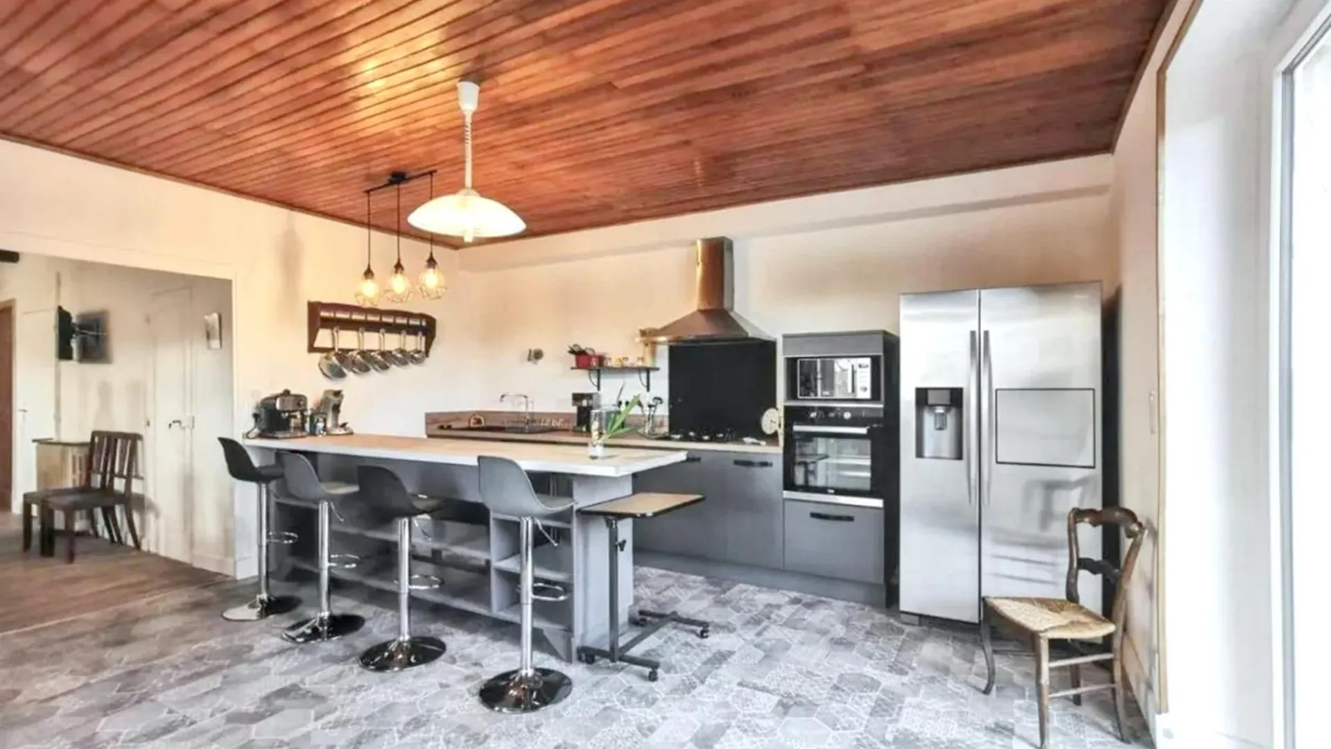 Maison Spacieuse A Domeyrat + Grand Jardin Holiday home
